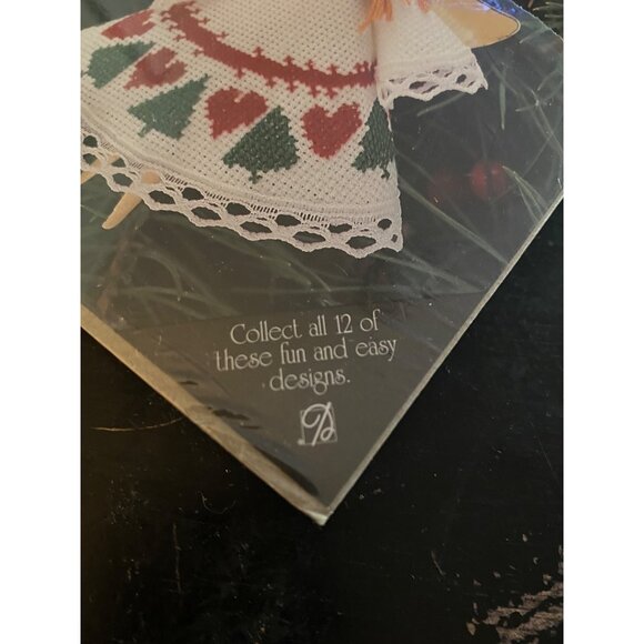 Designs for the Needle Counted Cross Stitch Angel Ornament Hearts 'n Trees #1462 - Picture 4 of 7